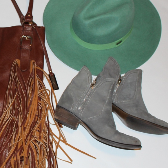 Steve Madden Shoes - Steve Madden Zipper Boho Booties Hippie bohemian 7